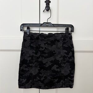 Free People Black Camo Denim Mini Skirt Size 4